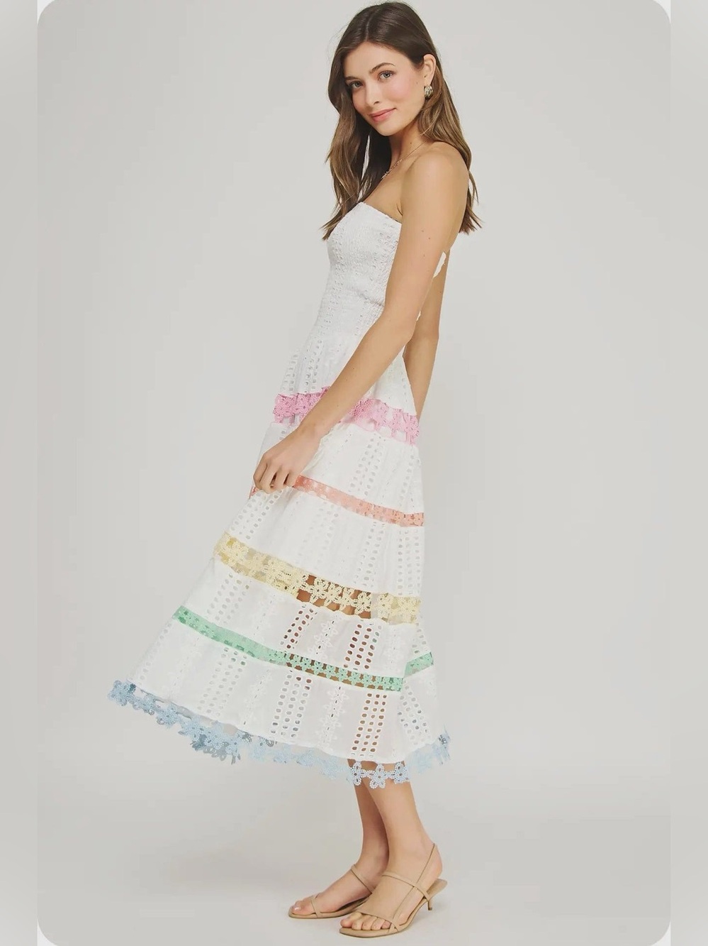 Eyelet tube strapless dress in cotton crochet lace.